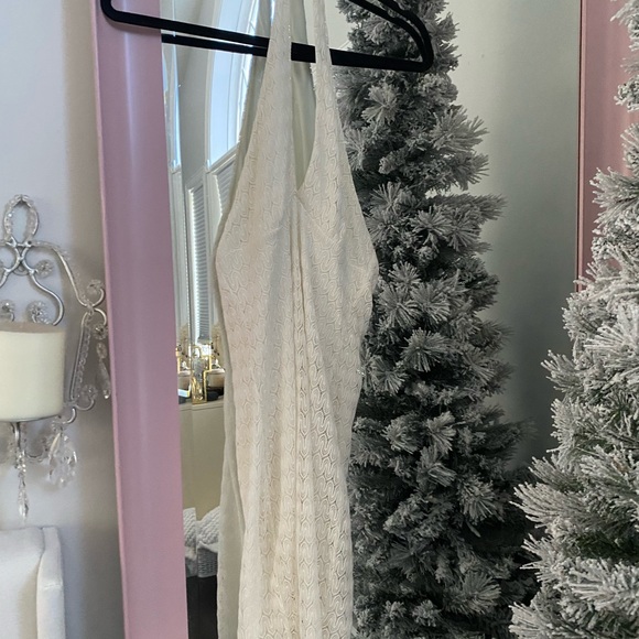 White halter dress mesh material - Picture 1 of 3